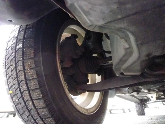 ステラ カスタムＲリミテッド　４ＷＤ　・スタッドレスタイヤ・車検９年３月・ナビ・テレビ・ＥＴＣ・ＨＩＤ・Ｂｌｕｅｔｏｏｔｈオーディオ・禁煙車・純正アルミホイール・フルエアロ・ＯＢＤＩＩ機関診断済み・記録簿・取説（33枚目）