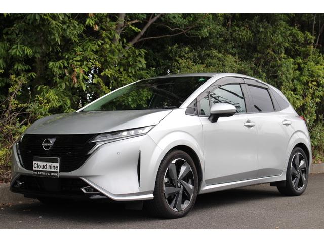 オーラ Ｇ　当社下取り直売車両！！プロパイロット　ブラインドスポットモニター　全方位カメラ　デジタルインナーミラー　クリアランスソナー　ＬＥＤヘッドライト　置くだけ充電　ＨＤＭＩ　ＥＴＣ　ドラレコ　スペアキー（3枚目）