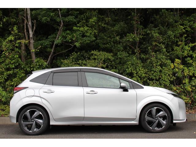 オーラ Ｇ　当社下取り直売車両！！プロパイロット　ブラインドスポットモニター　全方位カメラ　デジタルインナーミラー　クリアランスソナー　ＬＥＤヘッドライト　置くだけ充電　ＨＤＭＩ　ＥＴＣ　ドラレコ　スペアキー（9枚目）