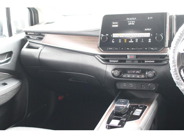 オーラ Ｇ　当社下取り直売車両！！プロパイロット　ブラインドスポットモニター　全方位カメラ　デジタルインナーミラー　クリアランスソナー　ＬＥＤヘッドライト　置くだけ充電　ＨＤＭＩ　ＥＴＣ　ドラレコ　スペアキー（12枚目）
