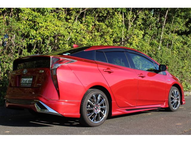 プリウス Sツーリングセレクション 当社買取直売車輛 E-Four 4WD 社外フルエアロ Panasonic10インチナビ ネット動画視聴 Bluetooth バックカメラ ETC 17インチ社外AW シートヒーター(6枚目)