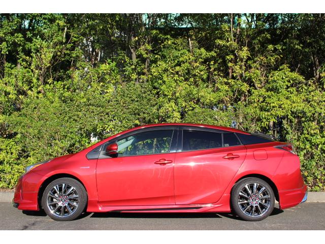 プリウス Sツーリングセレクション 当社買取直売車輛 E-Four 4WD 社外フルエアロ Panasonic10インチナビ ネット動画視聴 Bluetooth バックカメラ ETC 17インチ社外AW シートヒーター(7枚目)