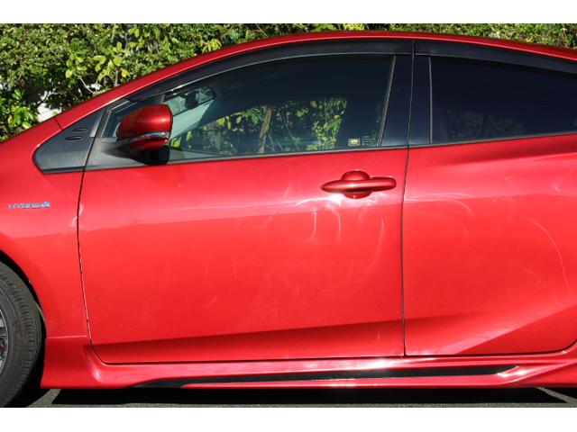 プリウス Sツーリングセレクション 当社買取直売車輛 E-Four 4WD 社外フルエアロ Panasonic10インチナビ ネット動画視聴 Bluetooth バックカメラ ETC 17インチ社外AW シートヒーター(9枚目)