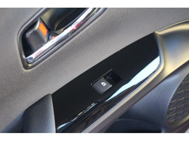プリウス Sツーリングセレクション 当社買取直売車輛 E-Four 4WD 社外フルエアロ Panasonic10インチナビ ネット動画視聴 Bluetooth バックカメラ ETC 17インチ社外AW シートヒーター(18枚目)