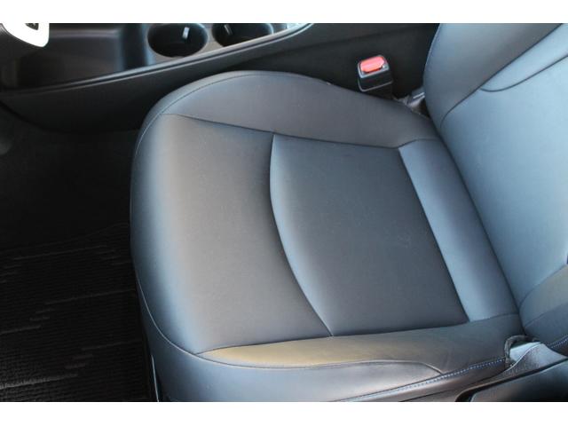 プリウス Sツーリングセレクション 当社買取直売車輛 E-Four 4WD 社外フルエアロ Panasonic10インチナビ ネット動画視聴 Bluetooth バックカメラ ETC 17インチ社外AW シートヒーター(19枚目)