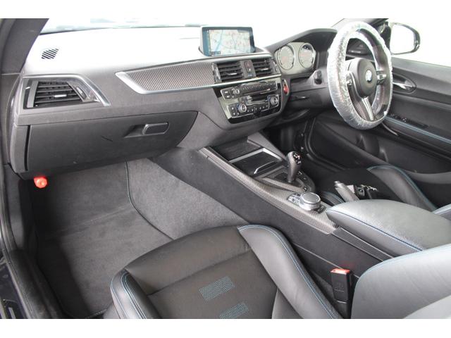 Ｍ２ コンペティション　Ｅｉｂａｃｈ製ダウンサス　Ｍパフォーマンスステアリング＆１９ＡＷ　Ｍスポーツシート　コンペティションＭミラー　カーボンインテリア　ＨａｒｍａｎＫａｒｄｏｎスピーカー　ＥＴＣ　クルコン　バックモニター（12枚目）