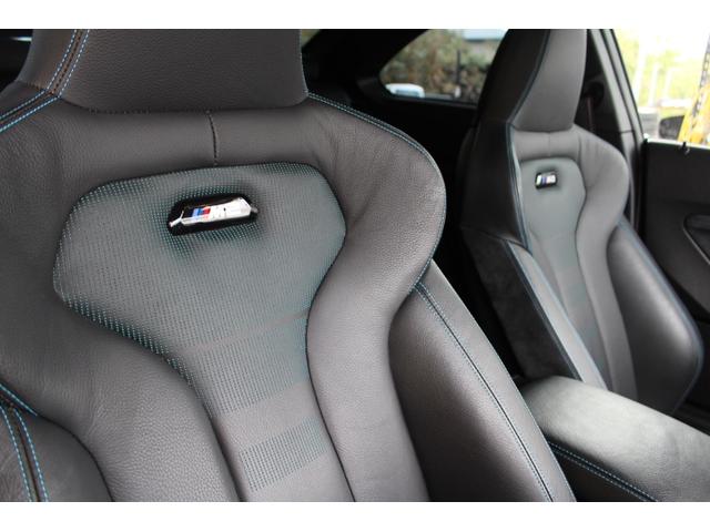 Ｍ２ コンペティション　Ｅｉｂａｃｈ製ダウンサス　Ｍパフォーマンスステアリング＆１９ＡＷ　Ｍスポーツシート　コンペティションＭミラー　カーボンインテリア　ＨａｒｍａｎＫａｒｄｏｎスピーカー　ＥＴＣ　クルコン　バックモニター（37枚目）
