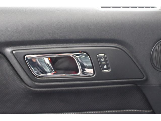 マスタング 50イヤーズ エディション ワンオーナー ディーラー記録簿(H28.29.30.R1.2.3.4.5.7)50周年記念エンブレム 19AW シートヒーター シートクーラー 前方ドラレコ バックカメラ ETC Bluetooth(45枚目)