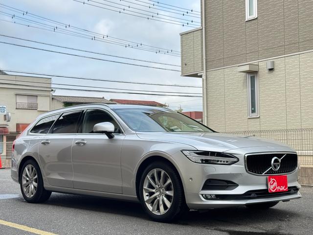 Ｖ９０ Ｔ５　モメンタム　レザーシート　全方位カメラ　ルーフレール　レーダークルーズコントロール　クリアランスソナー　レーンキープアシスト　ブラインドスポットモニター　オートハイビーム（22枚目）