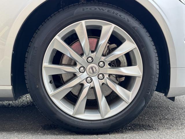 Ｖ９０ Ｔ５　モメンタム　レザーシート　全方位カメラ　ルーフレール　レーダークルーズコントロール　クリアランスソナー　レーンキープアシスト　ブラインドスポットモニター　オートハイビーム（32枚目）