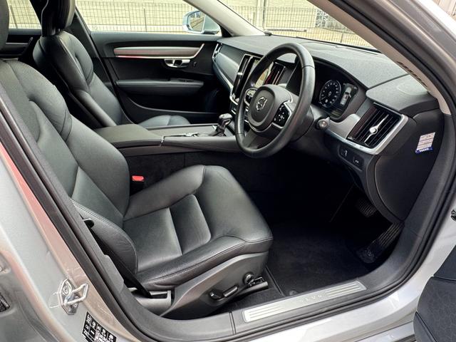 Ｖ９０ Ｔ５　モメンタム　レザーシート　全方位カメラ　ルーフレール　レーダークルーズコントロール　クリアランスソナー　レーンキープアシスト　ブラインドスポットモニター　オートハイビーム（39枚目）