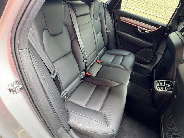 Ｖ９０ Ｔ５　モメンタム　レザーシート　全方位カメラ　ルーフレール　レーダークルーズコントロール　クリアランスソナー　レーンキープアシスト　ブラインドスポットモニター　オートハイビーム（48枚目）