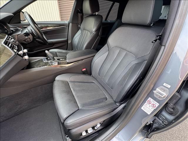 ５シリーズ ５２３ｉ　Ｔｏｕｒｉｎｇ　Ｍ　Ｓｐｏｒｔ　ＲＨＤ　純正ナビ　置くだけ充電　ルーフレール　前席マッサージシート　後席シートヒーター　クリアランスソナー　ＢＳＭ　ＬＫＡ　全方位カメラ　レーダークルーズコントロール　純正１９インチＡＷ（12枚目）