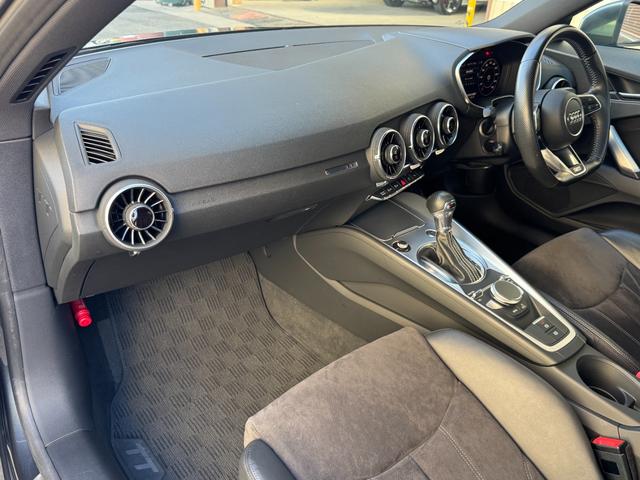 TTクーペ 1.8TFSI Sラインパッケージ マトリクスLEDヘッドライト バックカメラ ハーフレザーシート クルーズコントロール ETC ターボ アイドリングストップ Bluetooth接続可 フルセグTV スマートキー クリアナンスソナー(56枚目)