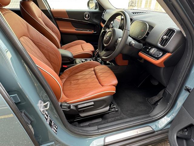 MINI クーパーSD クロスオーバー オール4 ルーフレール シートヒーター リアビューカメラ 純正ナビ パワーバックドア ブラウンレザーシート スマートキー ETC LEDヘッドライト 純正18インチアルミホイール ルーフレール(39枚目)