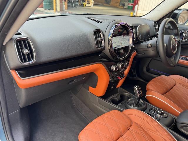 MINI クーパーSD クロスオーバー オール4 ルーフレール シートヒーター リアビューカメラ 純正ナビ パワーバックドア ブラウンレザーシート スマートキー ETC LEDヘッドライト 純正18インチアルミホイール ルーフレール(56枚目)