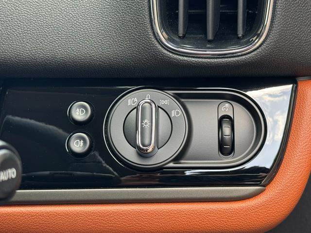 MINI クーパーSD クロスオーバー オール4 ルーフレール シートヒーター リアビューカメラ 純正ナビ パワーバックドア ブラウンレザーシート スマートキー ETC LEDヘッドライト 純正18インチアルミホイール ルーフレール(77枚目)