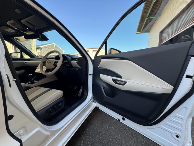 LBX LBX MORIZO RR “Bespoke Build” 100台限定車 イエローキャリパー 寒冷地仕様 プリクラッシュセーフティ パワーバックドア LEDヘッドライト 純正19インチアルミホイール ブラインドスポットモニター 禁煙車 クリアランスソナー(21枚目)