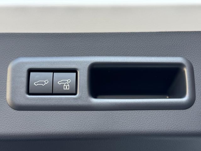 LBX LBX MORIZO RR “Bespoke Build” 100台限定車 イエローキャリパー 寒冷地仕様 プリクラッシュセーフティ パワーバックドア LEDヘッドライト 純正19インチアルミホイール ブラインドスポットモニター 禁煙車 クリアランスソナー(35枚目)