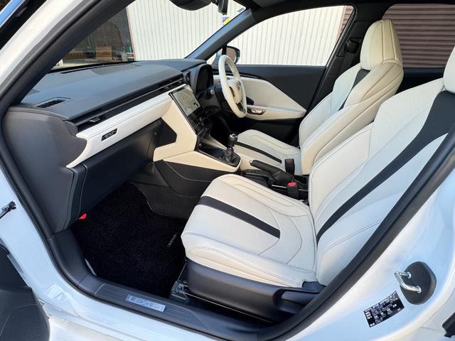 LBX LBX MORIZO RR “Bespoke Build” 100台限定車 イエローキャリパー 寒冷地仕様 プリクラッシュセーフティ パワーバックドア LEDヘッドライト 純正19インチアルミホイール ブラインドスポットモニター 禁煙車 クリアランスソナー(44枚目)