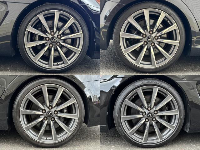 純正アルミホイールが見た目もカッコよくしてくれます♪