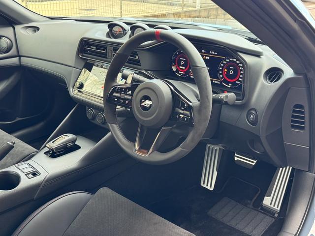 フェアレディＺ フェアレディＺ　ＮＩＳＭＯ　後期型　ＢＯＳＥサウンドシステム　ＲＥＣＡＲＯ製コンビシート　純正ＲＡＹＳ鍛造１９インチアルミホイール　純正ナビ　フルセグＴＶ　ＬＥＤヘッドライト　レーダークルーズ　車線逸脱警報　ＥＴＣ２．０（26枚目）