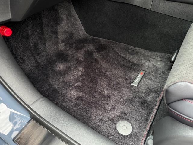 フェアレディＺ フェアレディＺ　ＮＩＳＭＯ　後期型　ＢＯＳＥサウンドシステム　ＲＥＣＡＲＯ製コンビシート　純正ＲＡＹＳ鍛造１９インチアルミホイール　純正ナビ　フルセグＴＶ　ＬＥＤヘッドライト　レーダークルーズ　車線逸脱警報　ＥＴＣ２．０（38枚目）