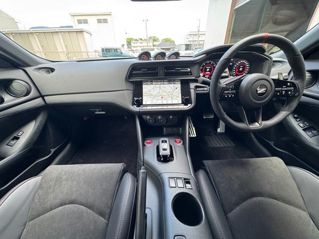 フェアレディＺ フェアレディＺ　ＮＩＳＭＯ　後期型　ＢＯＳＥサウンドシステム　ＲＥＣＡＲＯ製コンビシート　純正ＲＡＹＳ鍛造１９インチアルミホイール　純正ナビ　フルセグＴＶ　ＬＥＤヘッドライト　レーダークルーズ　車線逸脱警報　ＥＴＣ２．０（39枚目）