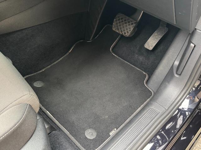 ゴルフ ＴＳＩ　ハイライン　テックエディション　フロントアシスト　ＬＥＤヘッドライト　ブラインドスポットモニター　レーダークルーズコントロール　レーンキープアシスト　純正メーカーナビ　フルセグＴＶ　ＥＴＣ２．０　パドルシフト　純正１７インチＡＷ（27枚目）