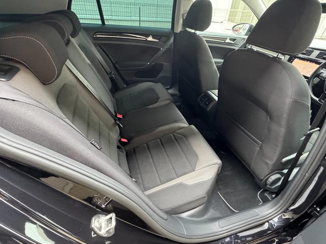 ゴルフ ＴＳＩ　ハイライン　テックエディション　フロントアシスト　ＬＥＤヘッドライト　ブラインドスポットモニター　レーダークルーズコントロール　レーンキープアシスト　純正メーカーナビ　フルセグＴＶ　ＥＴＣ２．０　パドルシフト　純正１７インチＡＷ（30枚目）