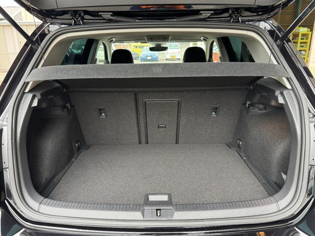 ゴルフ ＴＳＩ　ハイライン　テックエディション　フロントアシスト　ＬＥＤヘッドライト　ブラインドスポットモニター　レーダークルーズコントロール　レーンキープアシスト　純正メーカーナビ　フルセグＴＶ　ＥＴＣ２．０　パドルシフト　純正１７インチＡＷ（33枚目）