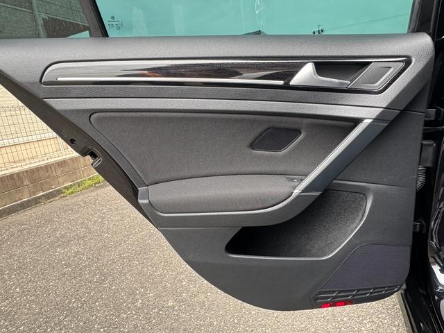 ゴルフ ＴＳＩ　ハイライン　テックエディション　フロントアシスト　ＬＥＤヘッドライト　ブラインドスポットモニター　レーダークルーズコントロール　レーンキープアシスト　純正メーカーナビ　フルセグＴＶ　ＥＴＣ２．０　パドルシフト　純正１７インチＡＷ（38枚目）