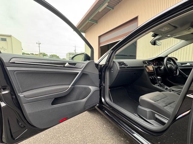 ゴルフ ＴＳＩ　ハイライン　テックエディション　フロントアシスト　ＬＥＤヘッドライト　ブラインドスポットモニター　レーダークルーズコントロール　レーンキープアシスト　純正メーカーナビ　フルセグＴＶ　ＥＴＣ２．０　パドルシフト　純正１７インチＡＷ（43枚目）