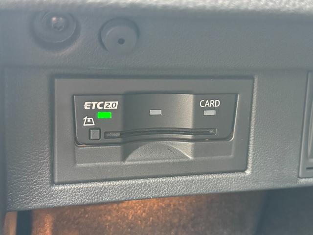 ゴルフ ＴＳＩ　ハイライン　テックエディション　フロントアシスト　ＬＥＤヘッドライト　ブラインドスポットモニター　レーダークルーズコントロール　レーンキープアシスト　純正メーカーナビ　フルセグＴＶ　ＥＴＣ２．０　パドルシフト　純正１７インチＡＷ（52枚目）