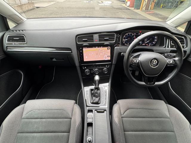 ゴルフ ＴＳＩ　ハイライン　テックエディション　フロントアシスト　ＬＥＤヘッドライト　ブラインドスポットモニター　レーダークルーズコントロール　レーンキープアシスト　純正メーカーナビ　フルセグＴＶ　ＥＴＣ２．０　パドルシフト　純正１７インチＡＷ（54枚目）