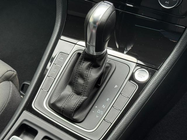 ゴルフ ＴＳＩ　ハイライン　テックエディション　フロントアシスト　ＬＥＤヘッドライト　ブラインドスポットモニター　レーダークルーズコントロール　レーンキープアシスト　純正メーカーナビ　フルセグＴＶ　ＥＴＣ２．０　パドルシフト　純正１７インチＡＷ（69枚目）