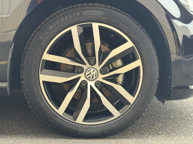 ゴルフ ＴＳＩ　ハイライン　テックエディション　フロントアシスト　ＬＥＤヘッドライト　ブラインドスポットモニター　レーダークルーズコントロール　レーンキープアシスト　純正メーカーナビ　フルセグＴＶ　ＥＴＣ２．０　パドルシフト　純正１７インチＡＷ（75枚目）