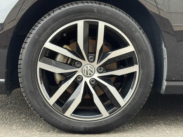 ゴルフ ＴＳＩ　ハイライン　テックエディション　フロントアシスト　ＬＥＤヘッドライト　ブラインドスポットモニター　レーダークルーズコントロール　レーンキープアシスト　純正メーカーナビ　フルセグＴＶ　ＥＴＣ２．０　パドルシフト　純正１７インチＡＷ（78枚目）