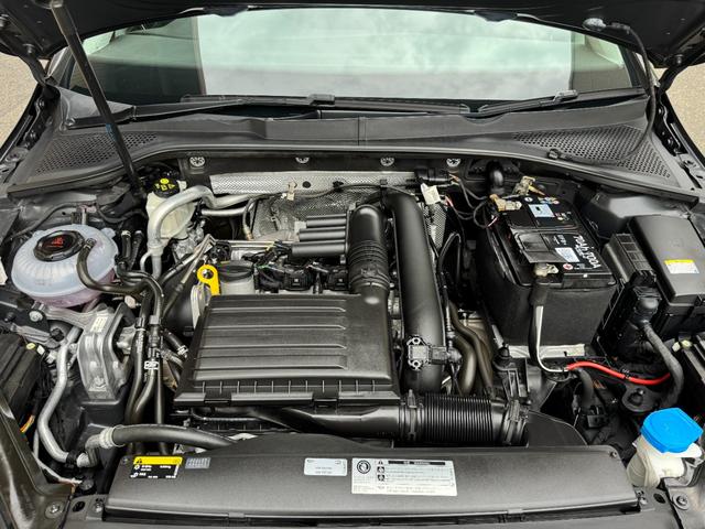 ゴルフ ＴＳＩ　ハイライン　テックエディション　フロントアシスト　ＬＥＤヘッドライト　ブラインドスポットモニター　レーダークルーズコントロール　レーンキープアシスト　純正メーカーナビ　フルセグＴＶ　ＥＴＣ２．０　パドルシフト　純正１７インチＡＷ（79枚目）