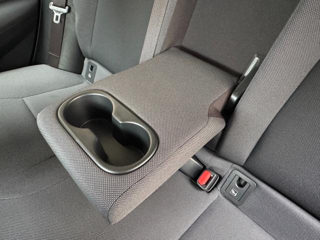 カローラツーリング ＨＹＢＲＩＤ　Ｓ　プリクラッシュセーフティ　クリアランスソナー　ＬＥＤヘッドライト　純正１６インチアルミホイール　バックカメラ　オートマチックハイビーム　レーダークルーズコントロール　ＥＴＣ　車線逸脱防止機能（47枚目）