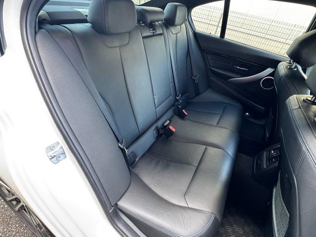 ３シリーズ ３２０ｉ　Ｍスポーツ　エディションシャドー　純正ＨＤＤナビ　ＬＥＤヘッドライト　黒革シート　メモリーパワーシート　シートヒーター　レーダークルーズコントロール　車線逸脱警報　クリアランスソナー　アイドリングストップ（33枚目）