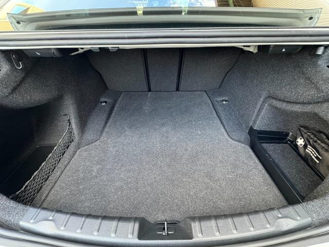 ３シリーズ ３２０ｉ　Ｍスポーツ　エディションシャドー　純正ＨＤＤナビ　ＬＥＤヘッドライト　黒革シート　メモリーパワーシート　シートヒーター　レーダークルーズコントロール　車線逸脱警報　クリアランスソナー　アイドリングストップ（36枚目）