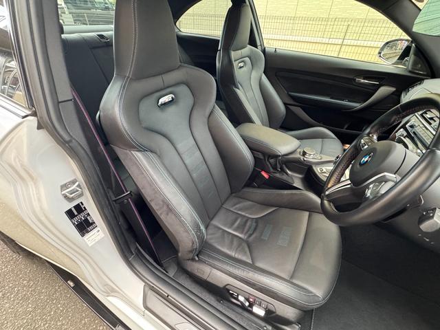 M2 M2 Competition RHD ハーマンカードン アクラポビッチマフラー シュニッツァーエアロ・コンピューター バージョン3KWサスペンション 黒革シート 純正ナビ バックカメラ スマートキー ETC ドライビングアシスト(23枚目)