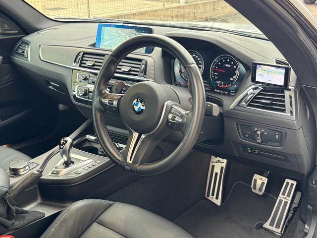 M2 M2 Competition RHD ハーマンカードン アクラポビッチマフラー シュニッツァーエアロ・コンピューター バージョン3KWサスペンション 黒革シート 純正ナビ バックカメラ スマートキー ETC ドライビングアシスト(27枚目)