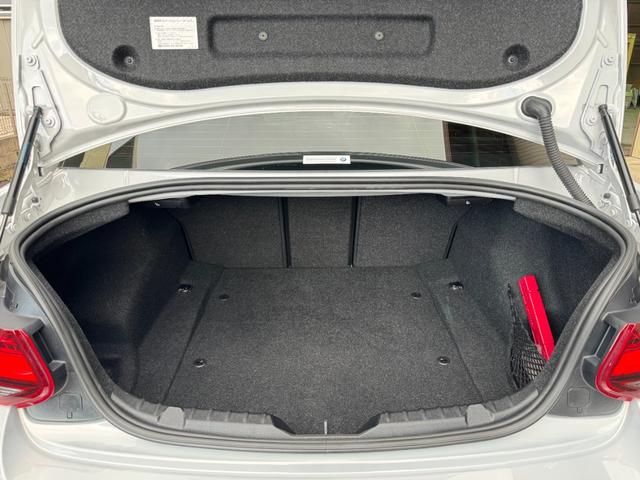 M2 M2 Competition RHD ハーマンカードン アクラポビッチマフラー シュニッツァーエアロ・コンピューター バージョン3KWサスペンション 黒革シート 純正ナビ バックカメラ スマートキー ETC ドライビングアシスト(32枚目)