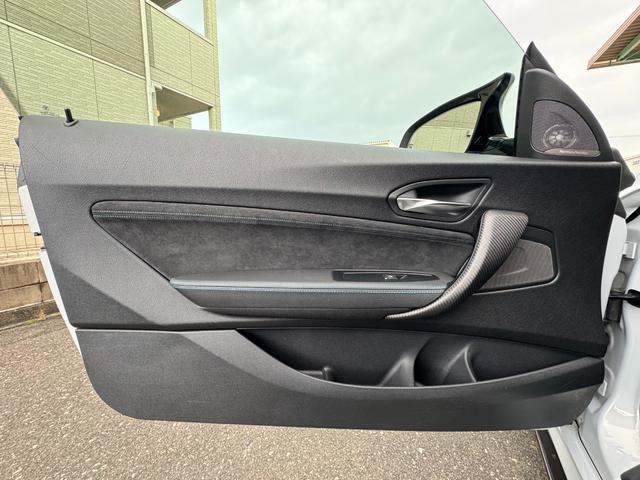M2 M2 Competition RHD ハーマンカードン アクラポビッチマフラー シュニッツァーエアロ・コンピューター バージョン3KWサスペンション 黒革シート 純正ナビ バックカメラ スマートキー ETC ドライビングアシスト(34枚目)