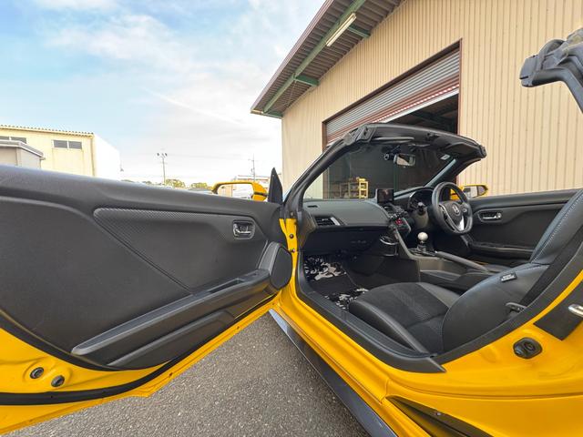 S660 α 無限エアロ・フロアマット S660.comハードトップ シルクブレイズリヤスポイラー リヤディフューザー BRITZタワーバー フジツボマフラー WORK15インチアルミ センターディスプレイ(52枚目)