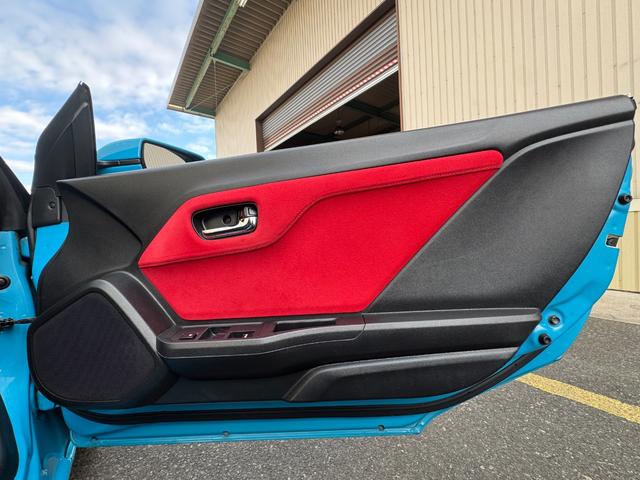 S660 α アクティブスポイラーセンターディスプレイ モデューロフロントフェイスキット モデューロリアバンパー ドアライニングパネルレッド ドリンクホルダー バックカメラ 安全装置(CTBA) LEDヘッドライト(46枚目)