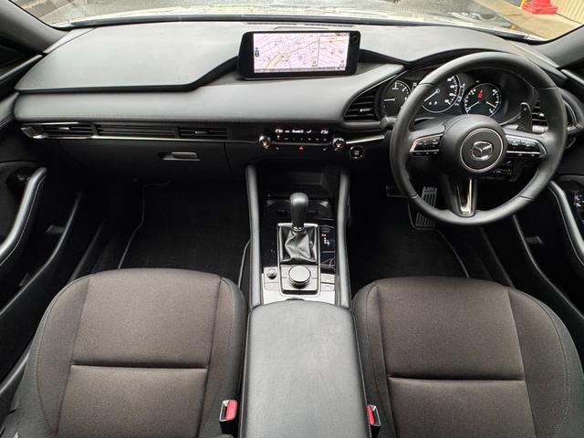 ＭＡＺＤＡ３ファストバック ＸＤ　ツーリング　全方位カメラ　ワンオーナー　パワーシート　シートメモリー　シートヒーター　ヘッドアップディスプレイ　オートハイビーム　ブラインドスポットモニター　車線逸脱警報　パドルシフト　ステアリングヒーター（30枚目）