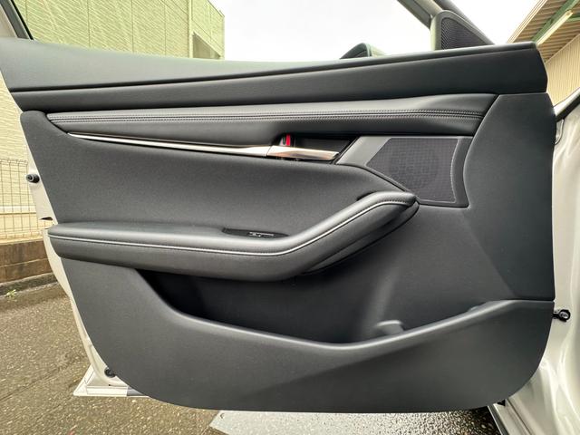 ＭＡＺＤＡ３ファストバック ＸＤ　ツーリング　全方位カメラ　ワンオーナー　パワーシート　シートメモリー　シートヒーター　ヘッドアップディスプレイ　オートハイビーム　ブラインドスポットモニター　車線逸脱警報　パドルシフト　ステアリングヒーター（54枚目）